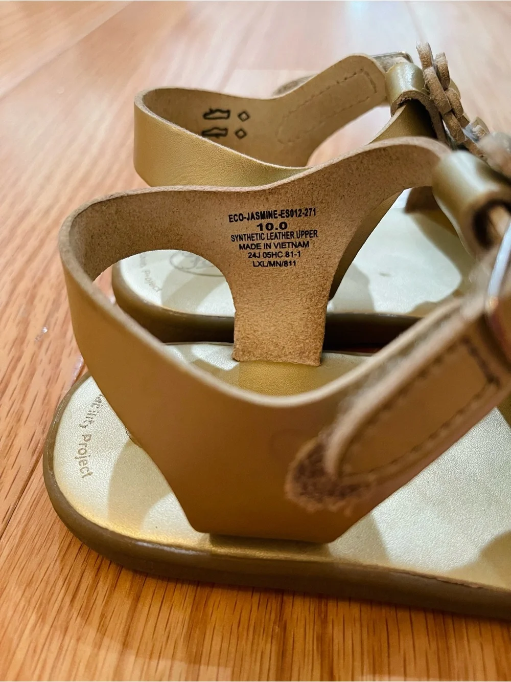 FootMates Metallic Gold Floral Strap Toddler Sandals